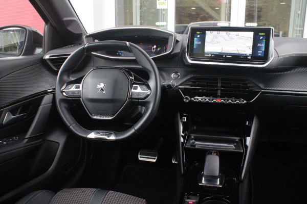 Peugeot e-208 EV GT 136PK 50 kWh | NAVIGATIE 10" TOUCHSCREEN | APPLE CARPLAY/ANDROID AUTO | PARKEERSENSOREN VOOR + ACHTER | ACHTERUITRIJ CAMERA | FULL LED KOPLAMPEN | 17" LICHTMETALEN VELGEN | CLIMATE CONTROL | CRUISE CONTROL | DAB+ RADIO | REGEN/LICHT SENSOR | SNELLAAD FUNCTIE | ALL SEASON BANDEN |