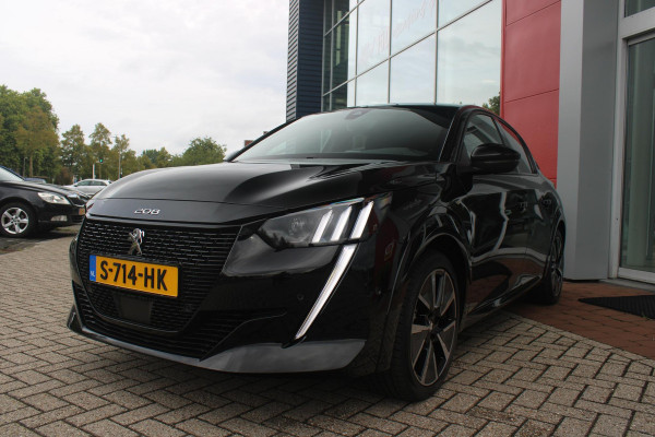 Peugeot e-208 EV GT 136PK 50 kWh | NAVIGATIE 10" TOUCHSCREEN | APPLE CARPLAY/ANDROID AUTO | PARKEERSENSOREN VOOR + ACHTER | ACHTERUITRIJ CAMERA | FULL LED KOPLAMPEN | 17" LICHTMETALEN VELGEN | CLIMATE CONTROL | CRUISE CONTROL | DAB+ RADIO | REGEN/LICHT SENSOR | SNELLAAD FUNCTIE | ALL SEASON BANDEN |