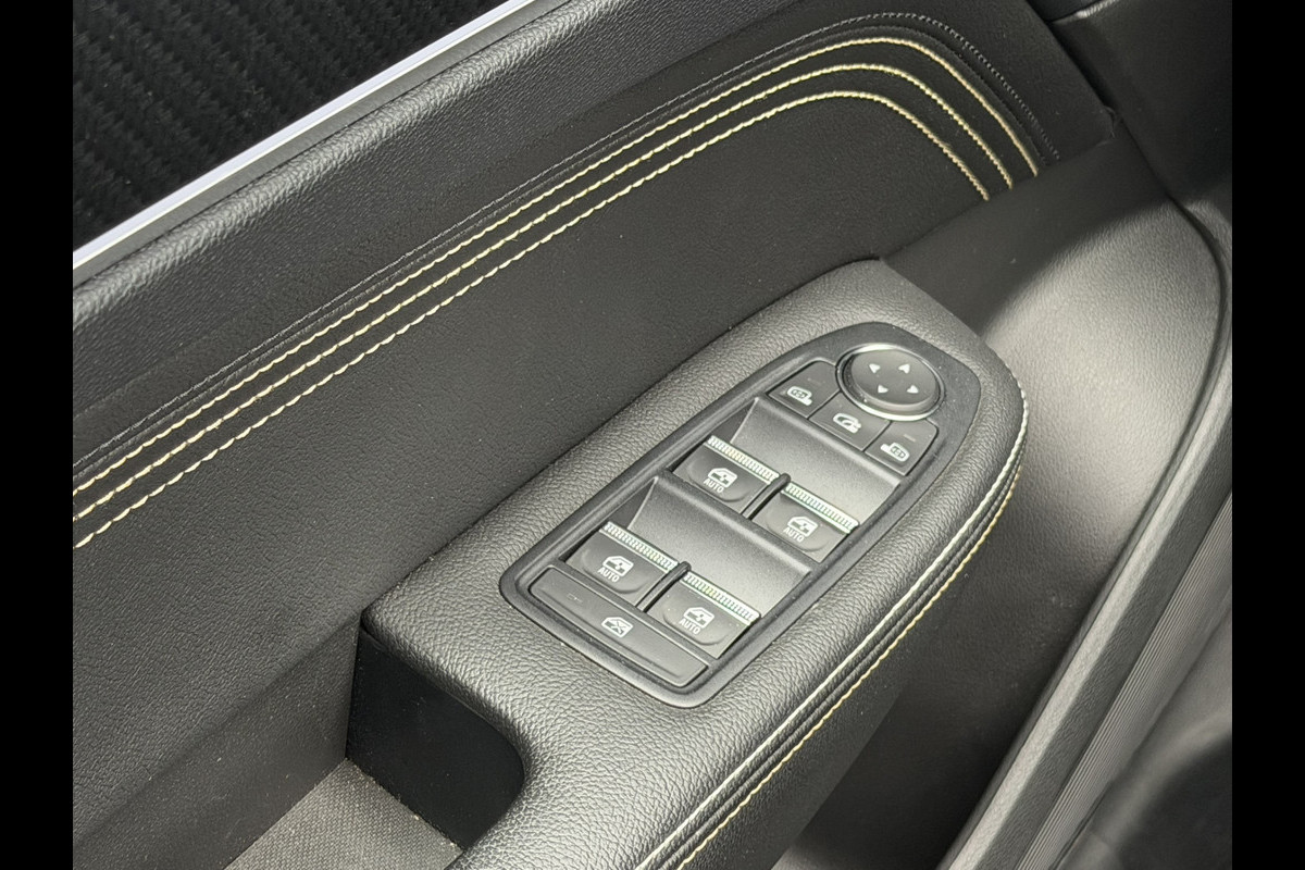 Renault Arkana 1.6 E-Tech hybrid 145 E-Tech engineered | Kantel-/schuif dak | Bose audio | Trekhaak afneembaar |