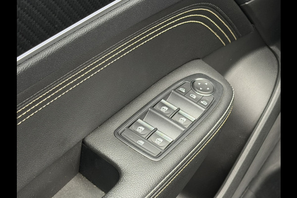 Renault Arkana 1.6 E-Tech hybrid 145 E-Tech engineered | Kantel-/schuif dak | Bose audio | Trekhaak afneembaar |