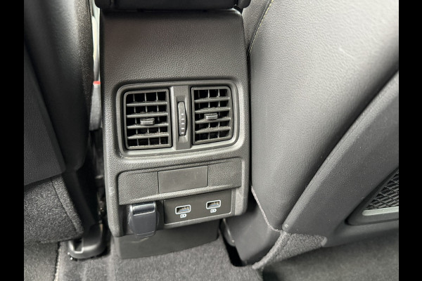 Renault Arkana 1.6 E-Tech hybrid 145 E-Tech engineered | Kantel-/schuif dak | Bose audio | Trekhaak afneembaar |