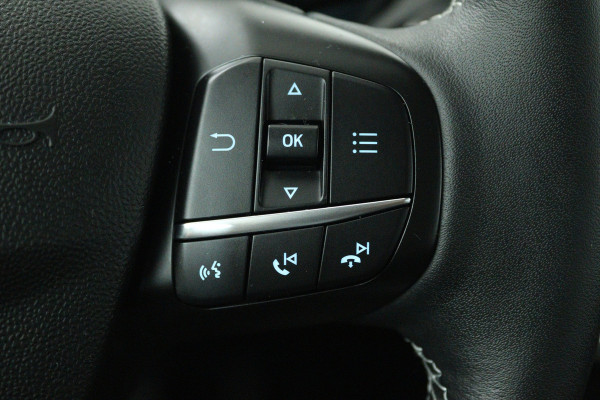 Ford Fiesta 1.0 EcoBoost Titanium X (STOEL/STUUR VERWARMING, NAVIGATIE, PARKEERSENSOREN)