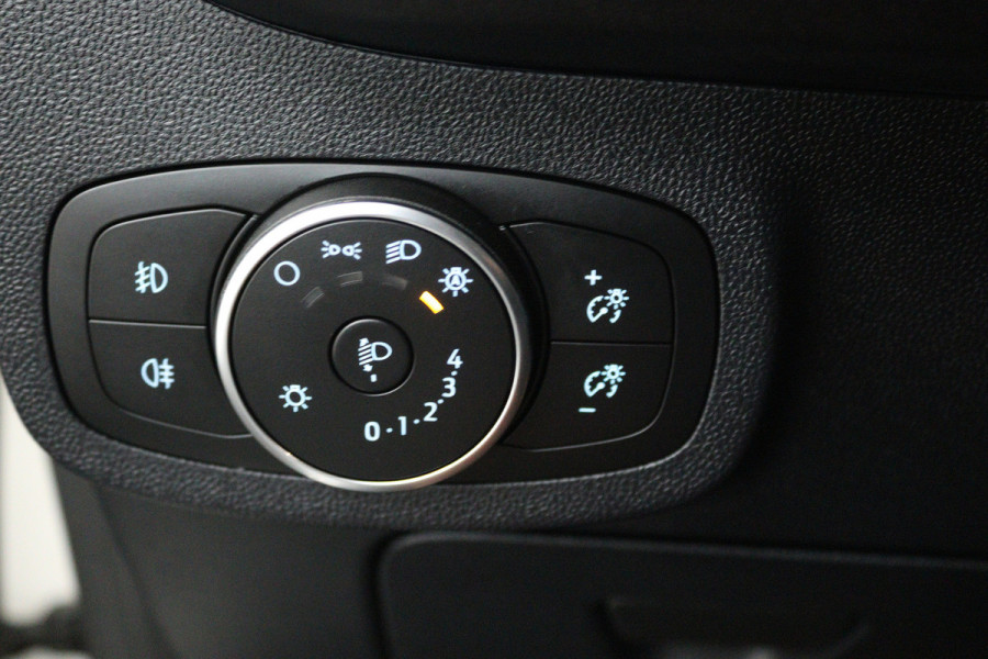 Ford Fiesta 1.0 EcoBoost Titanium X (STOEL/STUUR VERWARMING, NAVIGATIE, PARKEERSENSOREN)