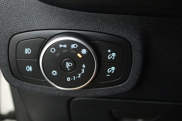 Ford Fiesta 1.0 EcoBoost Titanium X (STOEL/STUUR VERWARMING, NAVIGATIE, PARKEERSENSOREN)