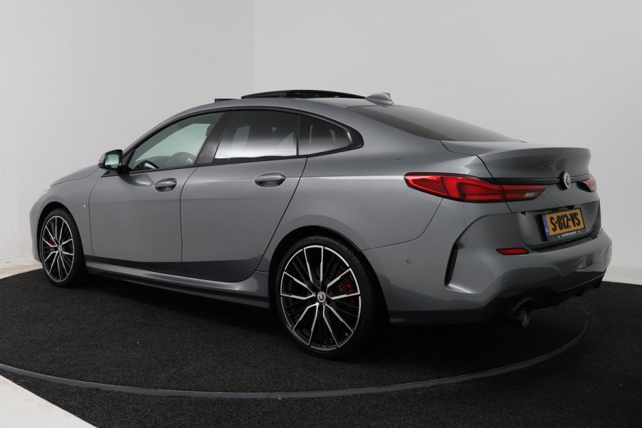 BMW 2 Serie Gran Coupé 218i High Executive (PANORAMADAK, CAMERA, STOELVERWARMING, NAVIGATIE)