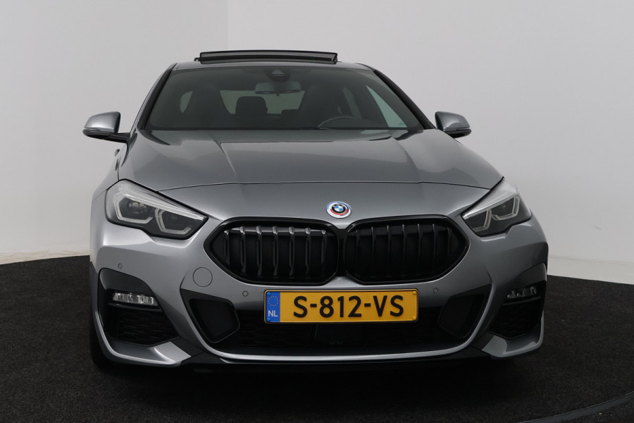 BMW 2 Serie Gran Coupé 218i High Executive (PANORAMADAK, CAMERA, STOELVERWARMING, NAVIGATIE)