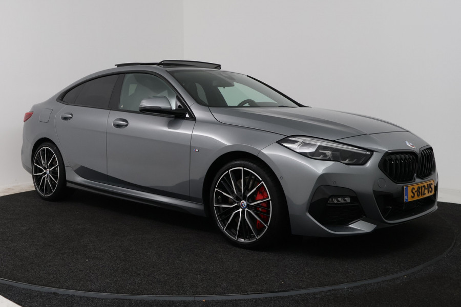 BMW 2 Serie Gran Coupé 218i High Executive (PANORAMADAK, CAMERA, STOELVERWARMING, NAVIGATIE)