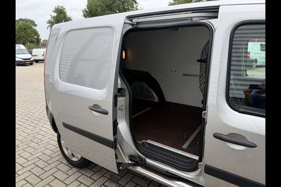Renault Kangoo 1.5 dCi 90pk automaat Energy Comfort Maxi L2H1 / vaste prijs rijklaar € 11.950 ex btw / lease vanaf € 256 / airco / zilver metallic / pdc achter ! / euro 6