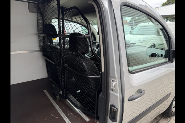Renault Kangoo 1.5 dCi 90pk automaat Energy Comfort Maxi L2H1 / vaste prijs rijklaar € 11.950 ex btw / lease vanaf € 256 / airco / zilver metallic / pdc achter ! / euro 6