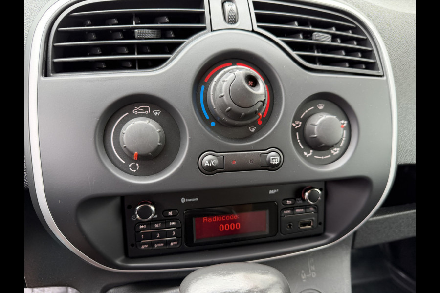 Renault Kangoo 1.5 dCi 90pk automaat Energy Comfort Maxi L2H1 / vaste prijs rijklaar € 11.950 ex btw / lease vanaf € 256 / airco / zilver metallic / pdc achter ! / euro 6