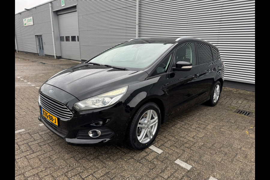 Ford S-Max 1.5 Titanium 7p. Airco,Stoelverwarming,Parksensoren,afn.trekhaak,
