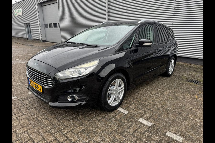 Ford S-Max 1.5 Titanium 7p. Airco,Stoelverwarming,Parksensoren,afn.trekhaak,