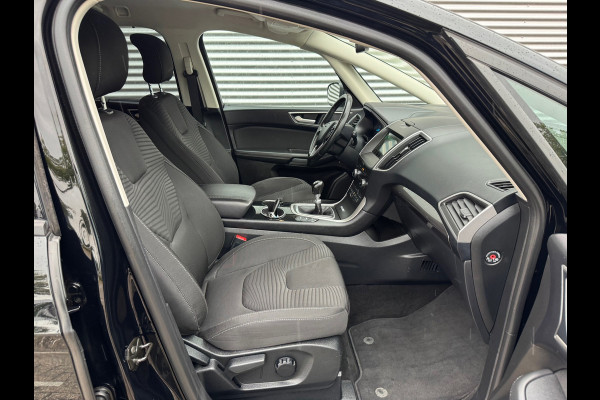 Ford S-Max 1.5 Titanium 7p. Airco,Stoelverwarming,Parksensoren,afn.trekhaak,