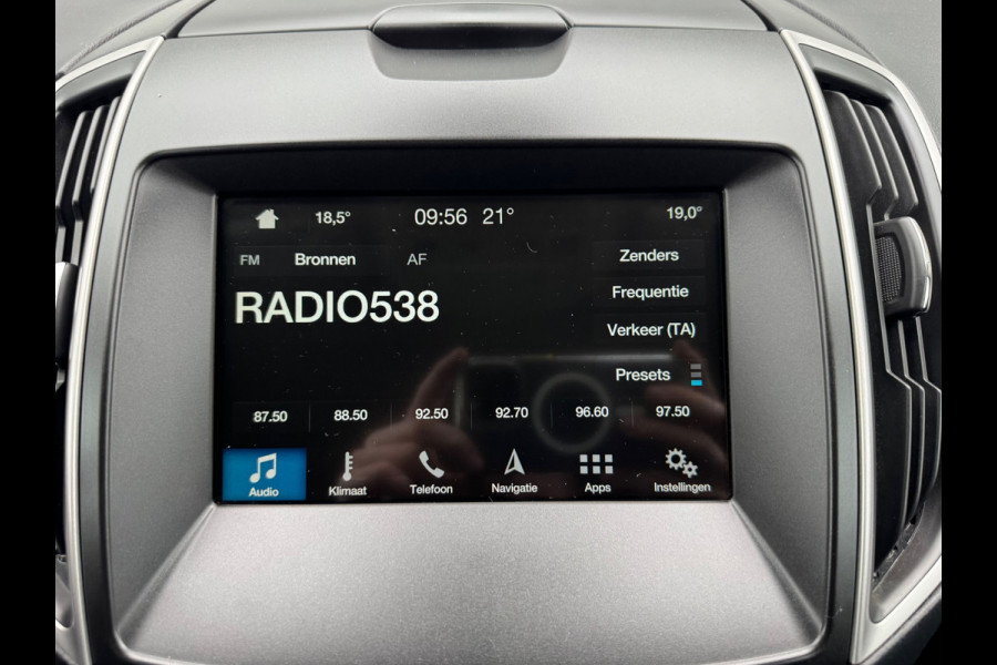 Ford S-Max 1.5 Titanium 7p. Airco,Stoelverwarming,Parksensoren,afn.trekhaak,