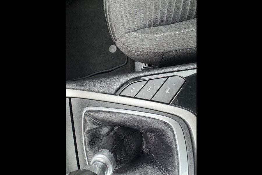 Ford S-Max 1.5 Titanium 7p. Airco,Stoelverwarming,Parksensoren,afn.trekhaak,