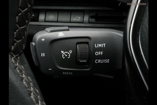Peugeot 3008 1.2 PureTech Allure (APPLE CARPLAY,LED VERLICHTING,KEYLESS,DODEHOEK,DIGITAAL DISPLAY,CAMERA,LM-VELGEN,TOPCONDITIE)