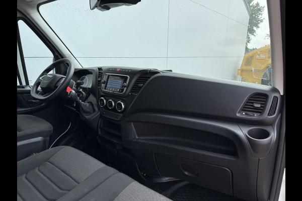 Iveco Daily 35C16 3.0 160PK Bakwagen Laadklep Zijdeur Camera Climate Control Bluetooth Meubelbak Koffer