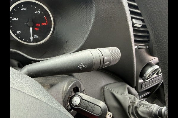 Iveco Daily 35C16 3.0 160PK Bakwagen Laadklep Zijdeur Camera Climate Control Bluetooth Meubelbak Koffer