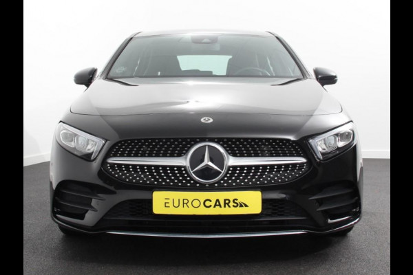 Mercedes-Benz A-Klasse 200 Automaat AMG Line Navigatie Climate Control Camera Virtual Cockpit Led Stoelverwarming Cruise control Parkeersensoren
