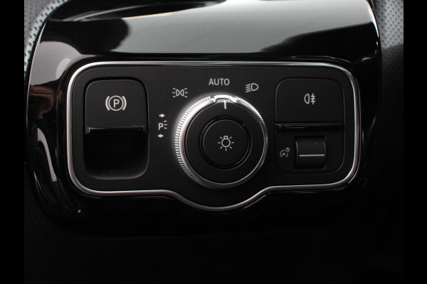 Mercedes-Benz A-Klasse 200 Automaat AMG Line Navigatie Climate Control Camera Virtual Cockpit Led Stoelverwarming Cruise control Parkeersensoren