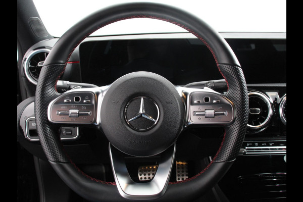 Mercedes-Benz A-Klasse 200 Automaat AMG Line Navigatie Climate Control Camera Virtual Cockpit Led Stoelverwarming Cruise control Parkeersensoren