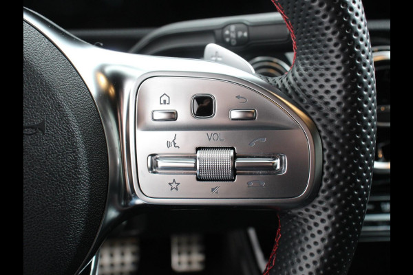 Mercedes-Benz A-Klasse 200 Automaat AMG Line Navigatie Climate Control Camera Virtual Cockpit Led Stoelverwarming Cruise control Parkeersensoren