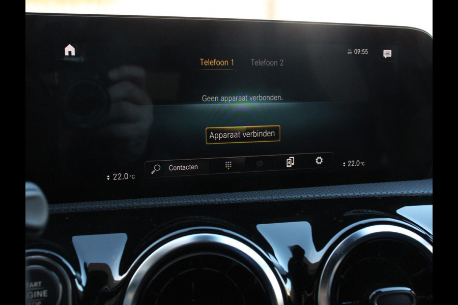 Mercedes-Benz A-Klasse 200 Automaat AMG Line Navigatie Climate Control Camera Virtual Cockpit Led Stoelverwarming Cruise control Parkeersensoren