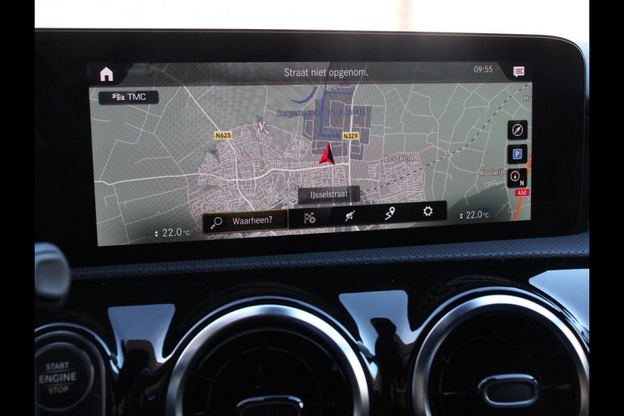 Mercedes-Benz A-Klasse 200 Automaat AMG Line Navigatie Climate Control Camera Virtual Cockpit Led Stoelverwarming Cruise control Parkeersensoren