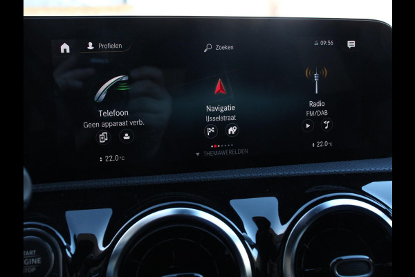 Mercedes-Benz A-Klasse 200 Automaat AMG Line Navigatie Climate Control Camera Virtual Cockpit Led Stoelverwarming Cruise control Parkeersensoren