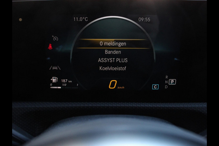 Mercedes-Benz A-Klasse 200 Automaat AMG Line Navigatie Climate Control Camera Virtual Cockpit Led Stoelverwarming Cruise control Parkeersensoren