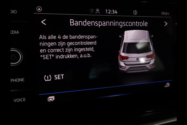 Volkswagen T-Roc 1.5 TSI Life 150PK DSG | Achteruitrijcamera | Stoelverwarming | Clima |