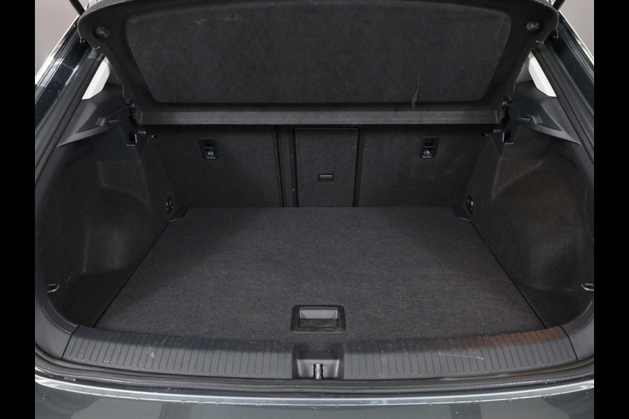 Volkswagen T-Roc 1.5 TSI Life 150PK DSG | Achteruitrijcamera | Stoelverwarming | Clima |