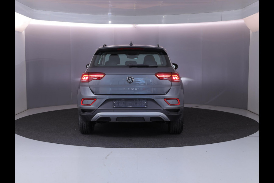 Volkswagen T-Roc 1.5 TSI Life 150PK DSG | Achteruitrijcamera | Stoelverwarming | Clima |