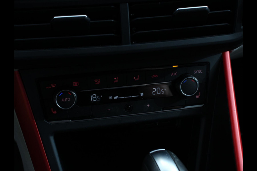 Volkswagen Polo 1.0 TSI Automaat Comfort Sport-Line Navigatie Apple Carplay Android Auto Adaptive Cruise Control Stoelverwarming Climate Control Getinte ramen Lichtmetalen Velgen