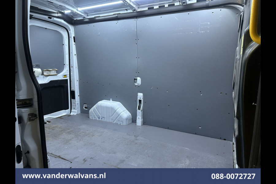 Ford Transit 2.0 TDCI L2H2 Euro6 Airco | Imperiaal | 2800kg Trekhaak | Cruisecontrol | Stoelverwarming Elektrisch verstelbare bestuurdersstoel, Sidebars, Parkeersensoren, Bijrijdersbank