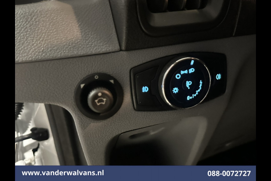 Ford Transit 2.0 TDCI L2H2 Euro6 Airco | Imperiaal | 2800kg Trekhaak | Cruisecontrol | Stoelverwarming Elektrisch verstelbare bestuurdersstoel, Sidebars, Parkeersensoren, Bijrijdersbank
