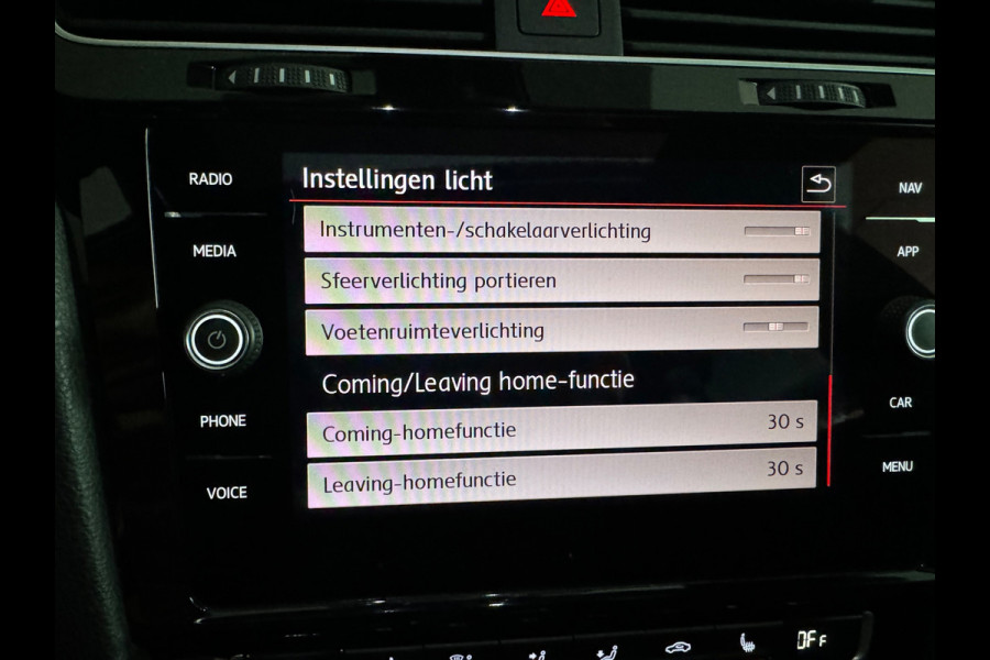 Volkswagen Golf 2.0 TSI GTI TCR Pano|ACC|BlindSpot|Camera|Lane Assist