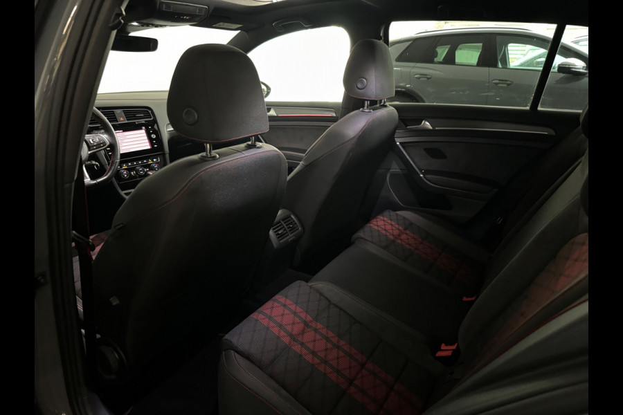 Volkswagen Golf 2.0 TSI GTI TCR Pano|ACC|BlindSpot|Camera|Lane Assist