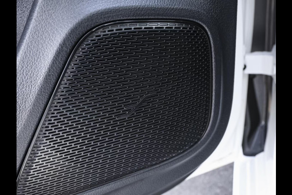 Mercedes-Benz A-Klasse 250e AMG ** NIGHT, MBUX+, PANO, MEMO, DISTR, 2-Zone CLIMA, 19-inch LMV,  ** 1e EIG - UNFALLFREI ** ** INFORMEER OOK NAAR ONZE AANTREKKELIJKE FINANCIAL-LEASE TARIEVEN **