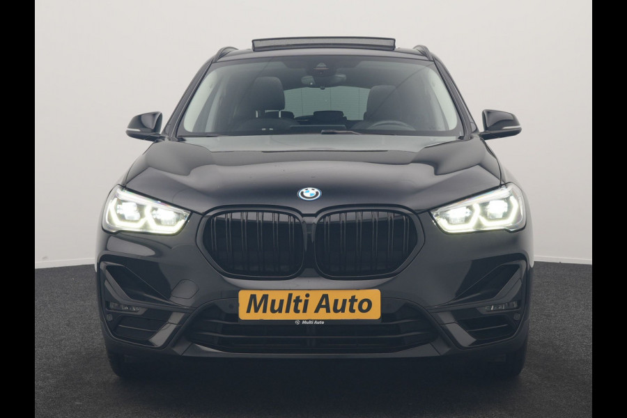 BMW X1 xDrive25e Sportline PHEV 221pk Dealer O.H | Trekhaak Afn. | Panodak | Camera | Head Up | Sportstoelen & Stuur Verwarmd | Cruise Control | Sfeerverlichting | Navigatie | Virtual | DAB | 19"L.M | Plug In Hybrid |