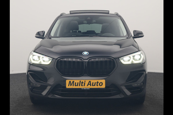 BMW X1 xDrive25e Sportline PHEV 221pk Dealer O.H | Trekhaak Afn. | Panodak | Camera | Head Up | Sportstoelen & Stuur Verwarmd | Cruise Control | Sfeerverlichting | Navigatie | Virtual | DAB | 19"L.M | Plug In Hybrid |