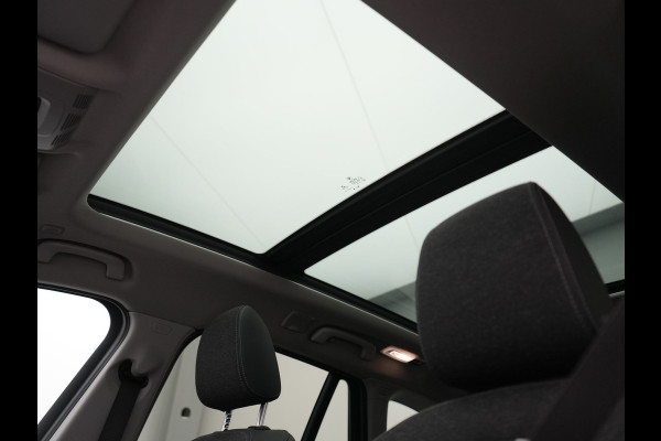 BMW X1 xDrive25e Sportline PHEV 221pk Dealer O.H | Trekhaak Afn. | Panodak | Camera | Head Up | Sportstoelen & Stuur Verwarmd | Cruise Control | Sfeerverlichting | Navigatie | Virtual | DAB | 19"L.M | Plug In Hybrid |