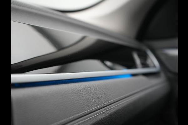 BMW X1 xDrive25e Sportline PHEV 221pk Dealer O.H | Trekhaak Afn. | Panodak | Camera | Head Up | Sportstoelen & Stuur Verwarmd | Cruise Control | Sfeerverlichting | Navigatie | Virtual | DAB | 19"L.M | Plug In Hybrid |