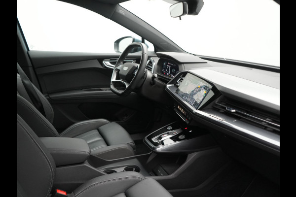 Audi Q4 e-tron 40 2x S Line 82 kWh 204pk Dealer O.H | Trekhaak Af Fabriek | Matrix LED | Keyless | Lederen Sportstoelen Verwarmd | BLIS | Apple Carplay | Lane Assist | Virtual | Navigatie | DAB | 20"L.M |