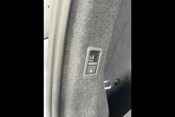 Audi Q4 e-tron 40 2x S Line 82 kWh 204pk Dealer O.H | Trekhaak Af Fabriek | Matrix LED | Keyless | Lederen Sportstoelen Verwarmd | BLIS | Apple Carplay | Lane Assist | Virtual | Navigatie | DAB | 20"L.M |