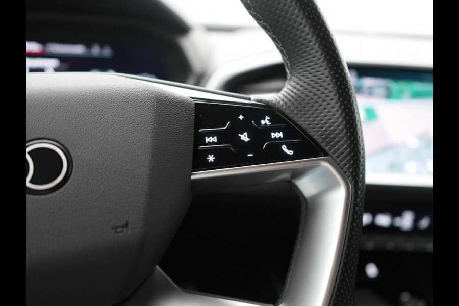 Audi Q4 e-tron 40 2x S Line 82 kWh 204pk Dealer O.H | Trekhaak Af Fabriek | Matrix LED | Keyless | Lederen Sportstoelen Verwarmd | BLIS | Apple Carplay | Lane Assist | Virtual | Navigatie | DAB | 20"L.M |