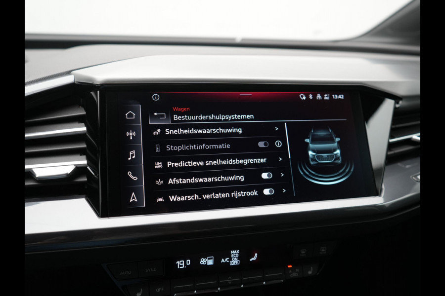 Audi Q4 e-tron 40 2x S Line 82 kWh 204pk Dealer O.H | Trekhaak Af Fabriek | Matrix LED | Keyless | Lederen Sportstoelen Verwarmd | BLIS | Apple Carplay | Lane Assist | Virtual | Navigatie | DAB | 20"L.M |
