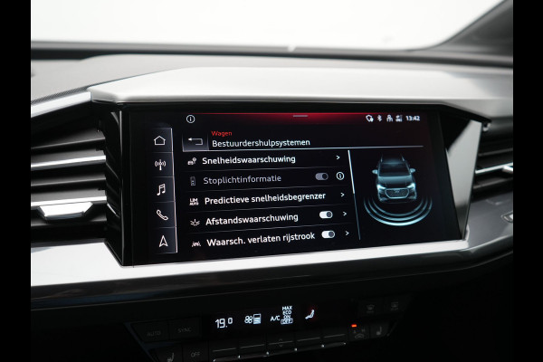 Audi Q4 e-tron 40 2x S Line 82 kWh 204pk Dealer O.H | Trekhaak Af Fabriek | Matrix LED | Keyless | Lederen Sportstoelen Verwarmd | BLIS | Apple Carplay | Lane Assist | Virtual | Navigatie | DAB | 20"L.M |