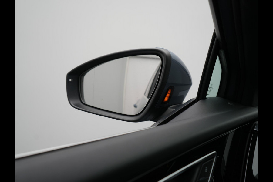 Audi Q4 e-tron 40 2x S Line 82 kWh 204pk Dealer O.H | Trekhaak Af Fabriek | Matrix LED | Keyless | Lederen Sportstoelen Verwarmd | BLIS | Apple Carplay | Lane Assist | Virtual | Navigatie | DAB | 20"L.M |