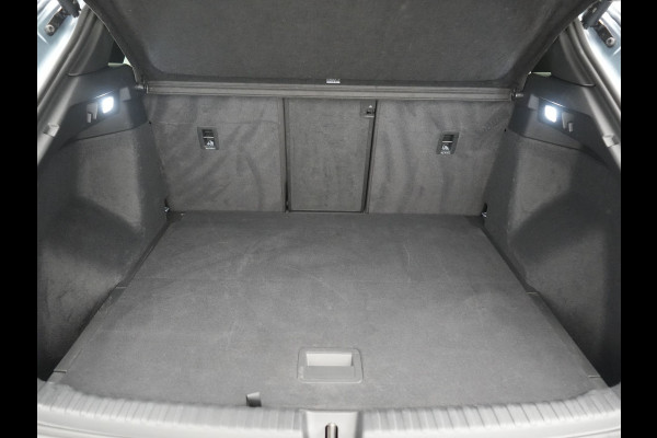 Audi Q4 e-tron 40 2x S Line 82 kWh 204pk Dealer O.H | Trekhaak Af Fabriek | Matrix LED | Keyless | Lederen Sportstoelen Verwarmd | BLIS | Apple Carplay | Lane Assist | Virtual | Navigatie | DAB | 20"L.M |